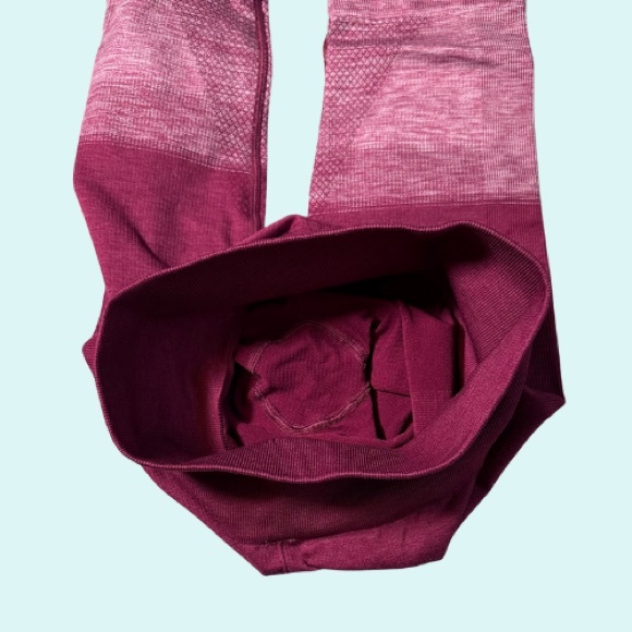 Lululemon Seamlessly Street Crop Leggings Size 2 in Heathered Burgundy - Picture 8 of 8